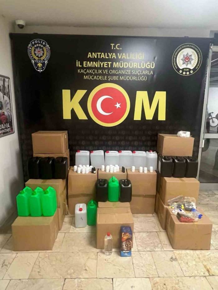 Antalya’da 180 Bin Şişe Sahte Alkol Yakalandı