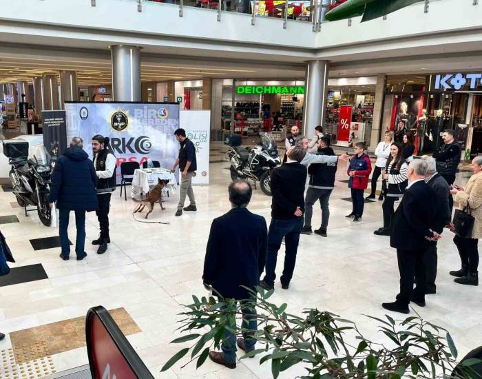 Narkotik Polisi 49 Bin 737 Vatandaşı Bilgilendirdi