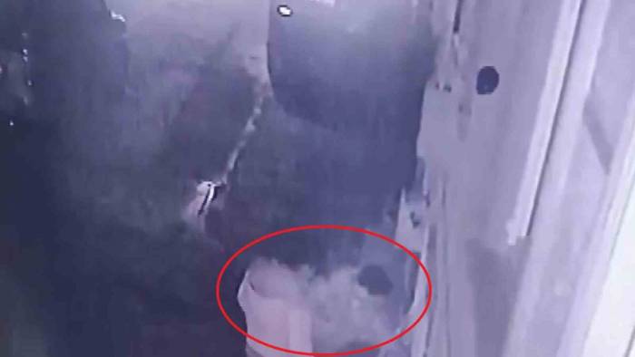 Gençlerin Torpil Eğlencesi Faciaya Neden Oluyordu..son Anda Söndürüldü