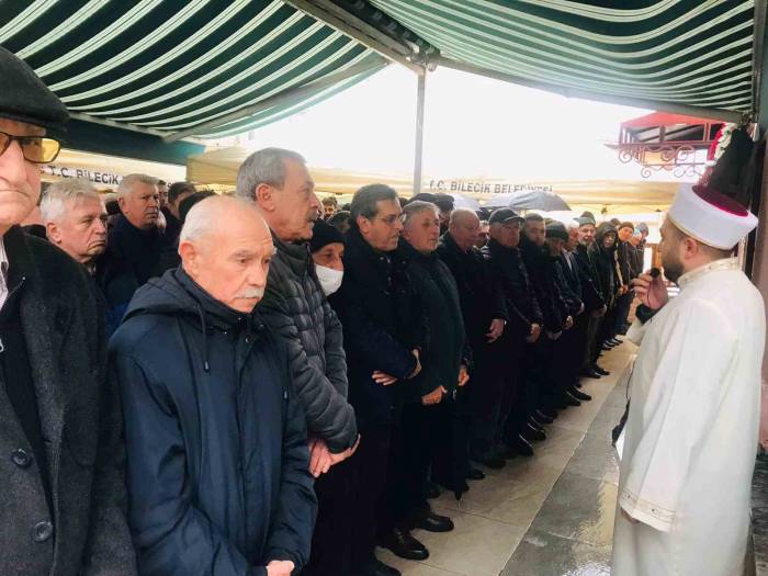 Eski Bilecik Belediye Başkanı Gözyaşları İçinde Toprağa Verildi
