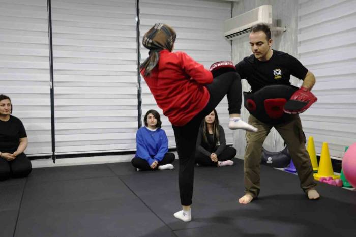 Diyarbakırlı Kadınlara Karışan Yandı