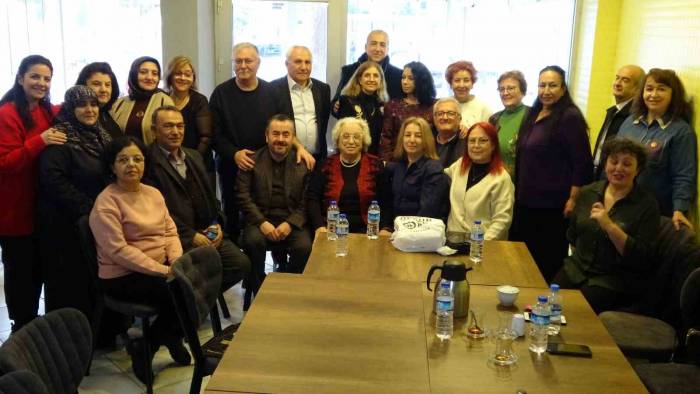 İlkokul Arkadaşları 50 Yıl Sonra Buluştu