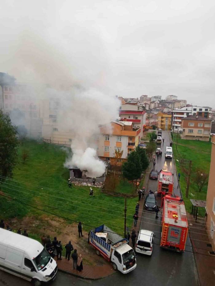 Yaşlı Çiftin Evinde Yangın Paniği