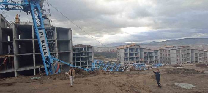 Manisa’daki Vinç Kazasının Görüntüleri Ortaya Çıktı