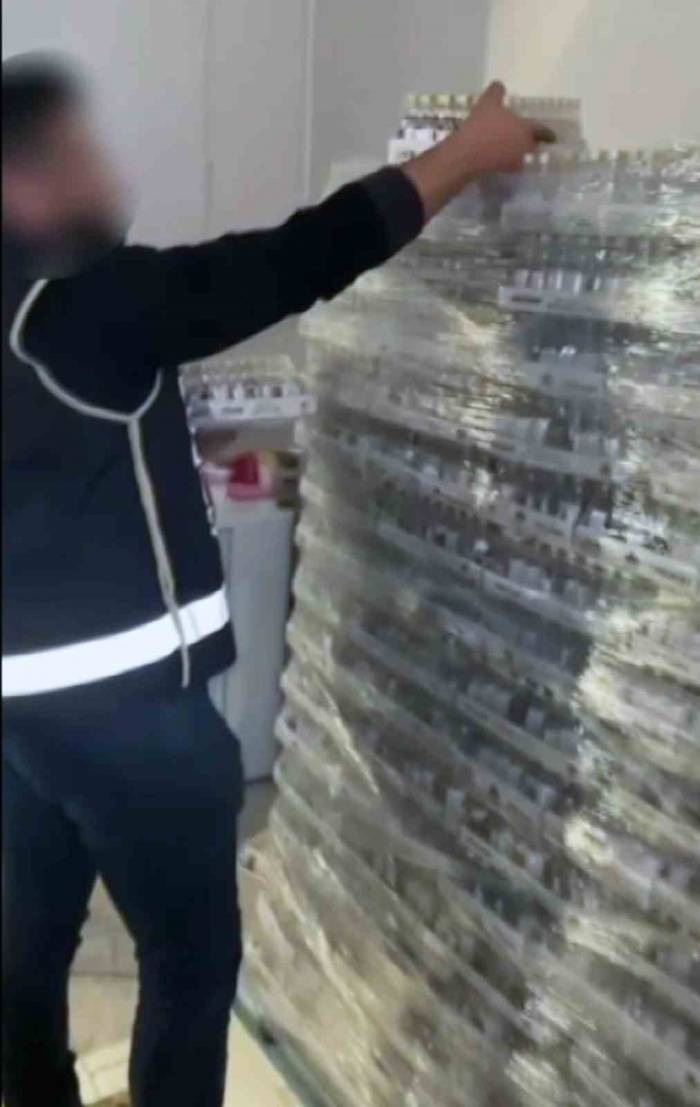 Marmaris Polisi 159 Bin 744 Şişe Bandrolsüz İçki Yakaladı