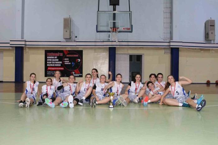 Spor Kız Takımı Göz Kamaştırıyor