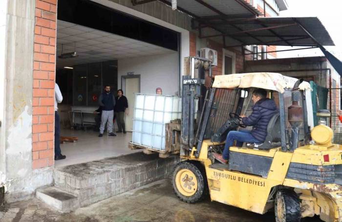 Turgutlu Belediyesinin Zeytinleri, İhtiyaç Sahiplerine Aş Oluyor