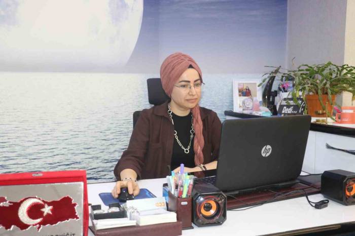 Uzman Astrolog, Ayın Hallerine Göre Güzelliğin Sırlarını Anlattı