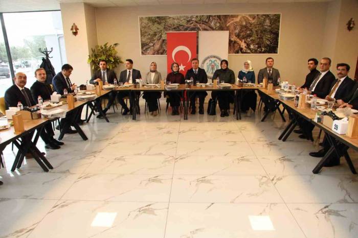 Vali Aydoğdu, 10 Ocak İdareciler Günü’nü Kutladı