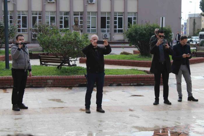 Gün Gazetecilerin Olunca İş Polise Düştü