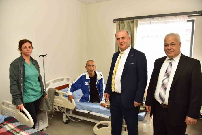 Başkan Kaya, Koca Çınarları Unutmadı