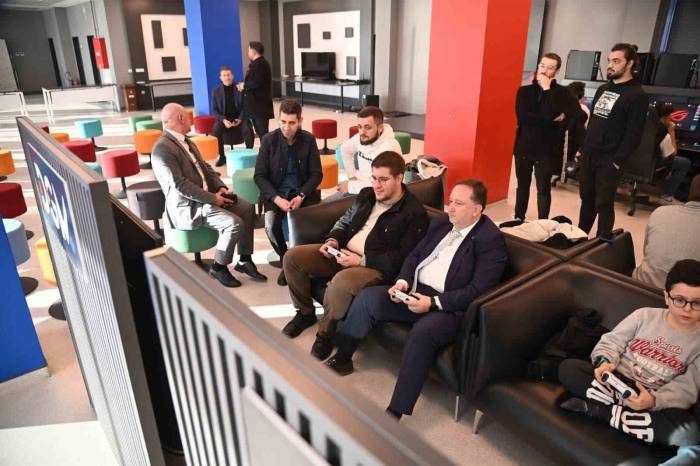 Başkan Orkan Gençlerle Biraraya Geldi