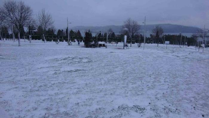 Çanakkale’de Kar Yağışı Etkili Oldu