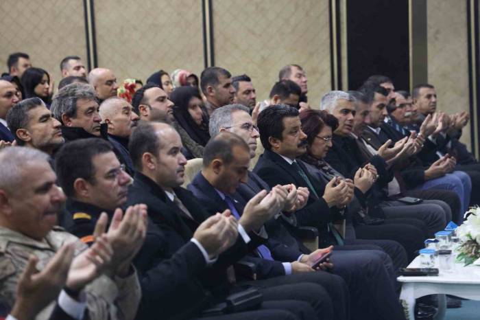 Depremde Hayatını Kaybeden Gazeteciler Unutulmadı