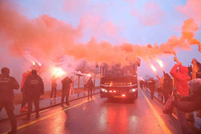 Galatasaray Kafilesine Sivas’ta Coşkulu Karşılama