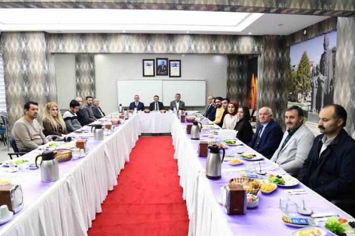 Kırşehirli Gazeteciler, Deprem Şehidi Gazetecileri Unutmadı