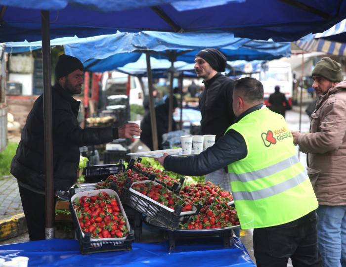 Soğuk Kış Gününde Esnafa Çorba İkramı