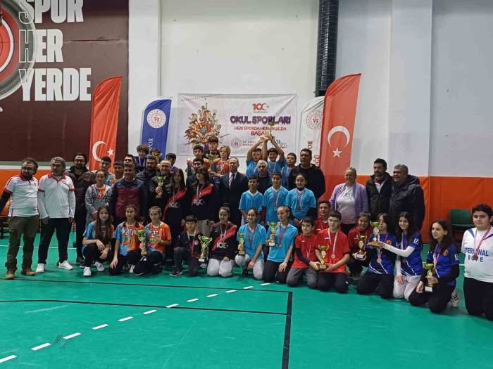 Köyceğiz’de Floor Curling’e Toparlar Ortaokulu Damga Vurdu