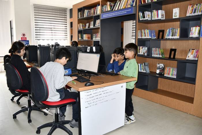 Kuşadası Belediyesi’nden Eğitime Önemli Katkı