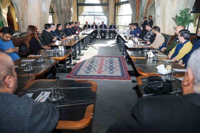 Özdemir’den Basın Mensuplarına: "Sizin Yaptığınız Görev Vatandaşımız İçin Çok Önemli"