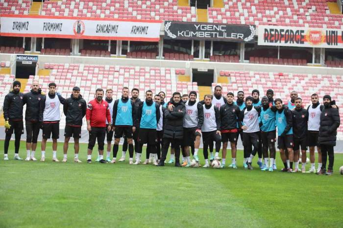 Sivasspor Gazeteciler Gününü Kutladı