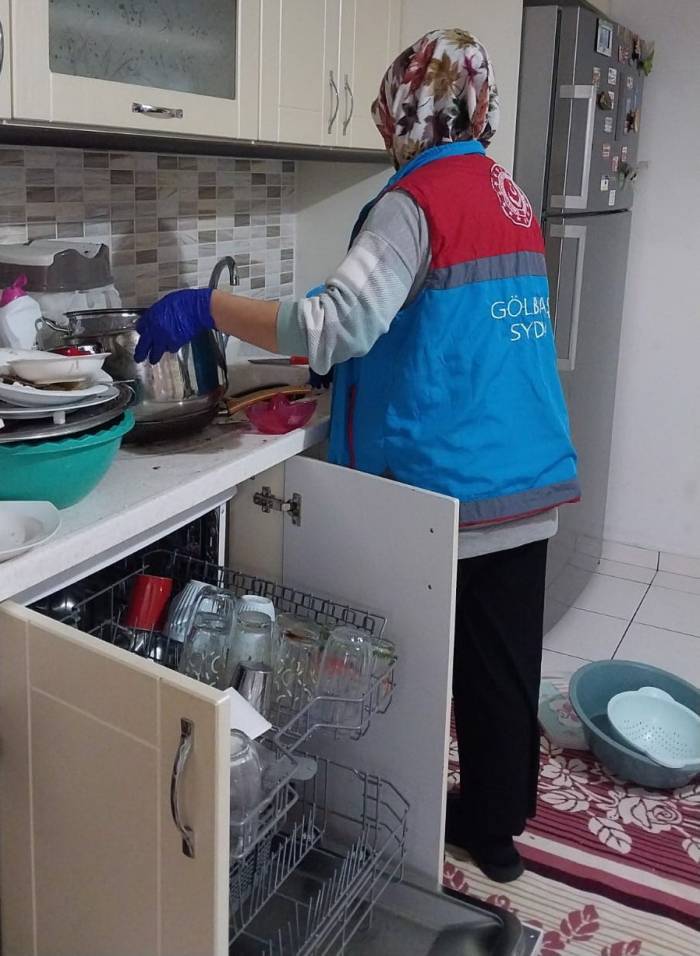 Evde Bakım Ve Temizlik Hizmetleri Devam Ediyor