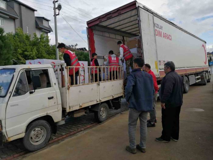 Kızılay Soğuk Kış Günleri İçin Gazipaşa’ya Yardım Eli Uzattı