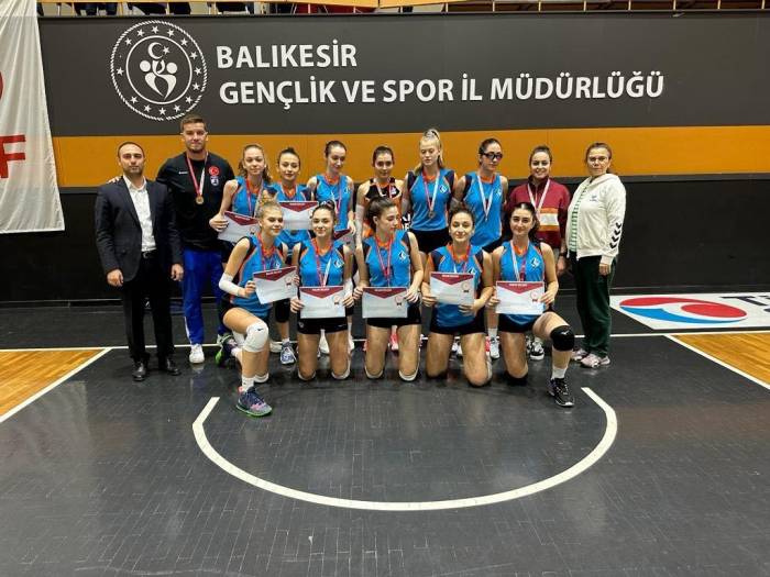 Balıkesir’de Okul Sporları Müsabakaları Devam Ediyor