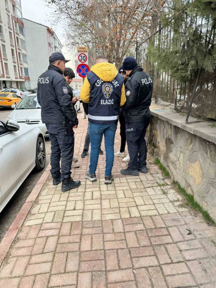 Elazığ’da Okul Önü Denetimleri Sürüyor