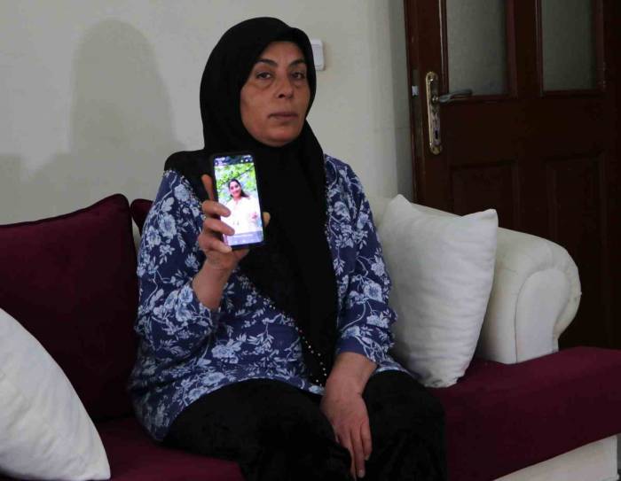 Depremden Sonra Kaybolan Kızını 11 Aydır Bulamadı