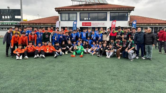 Okullar Arası Futbol Turnuvasında Şampiyonlar Belli Oldu