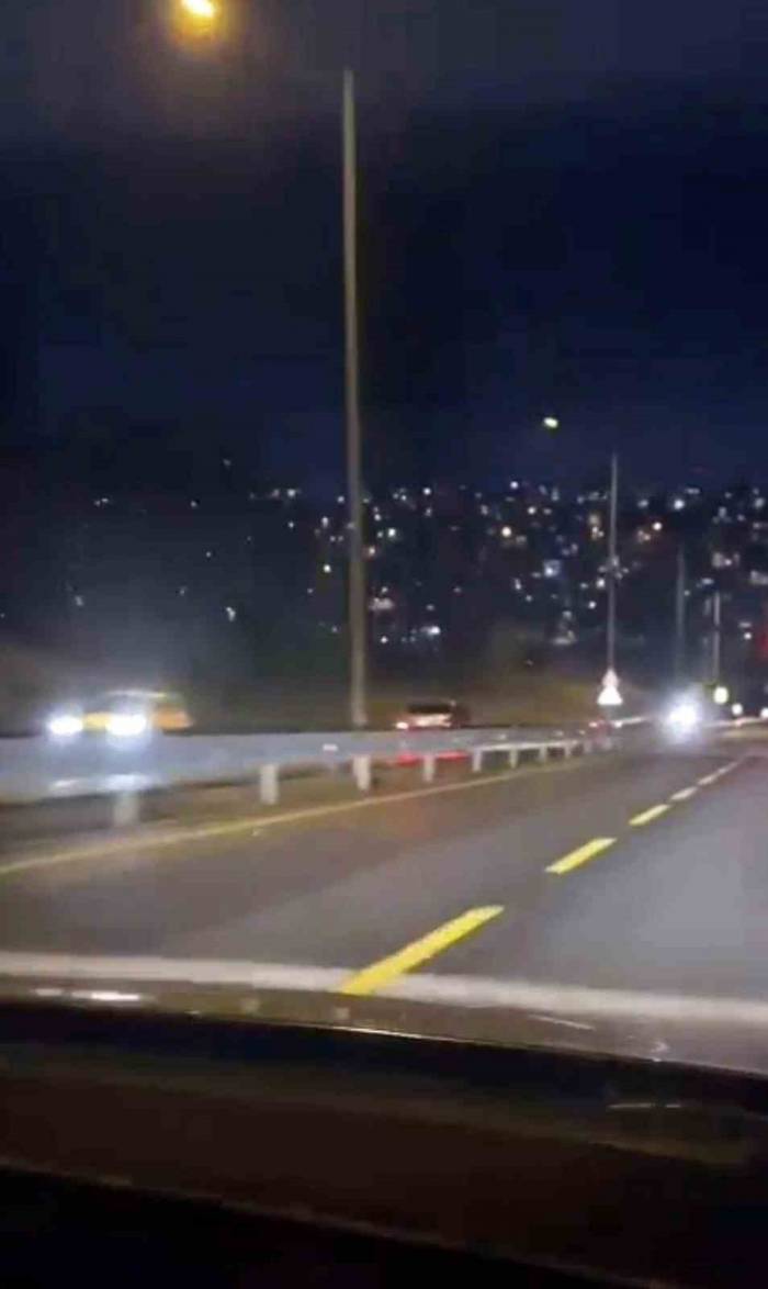 Yokuş Aşağı Ters Yönde İlerleyen Otomobil Tehlike Saçtı