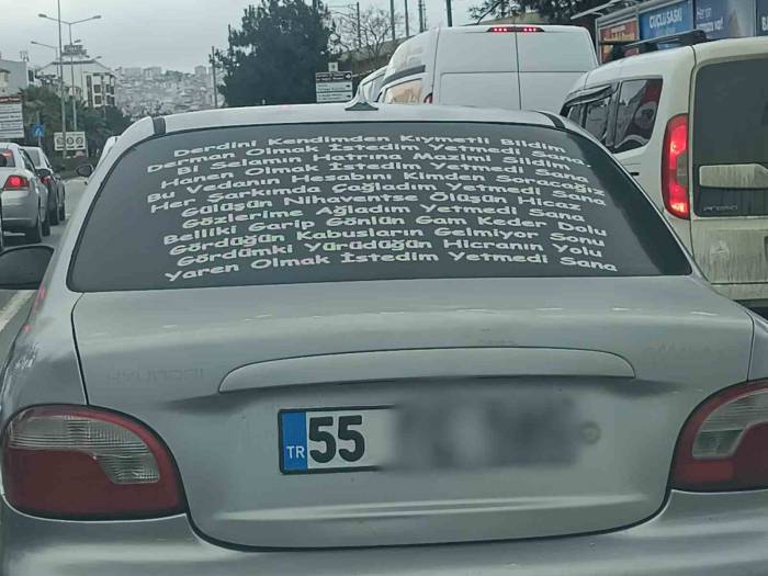 Araba Arkası İlginç Yazılar Dikkat Çekiyor
