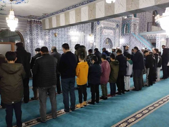 Varto’da Regaip Kandili Dualarla İdrak Edildi