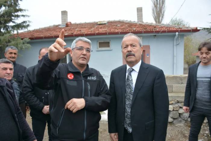 Kaya Düşme Riski Bulunan Köy İçin Çözüm Arayışı Sürüyor