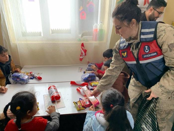 Jandarmadan İlkokul Öğrencilerine ‘Mahremiyet’ Eğitimi