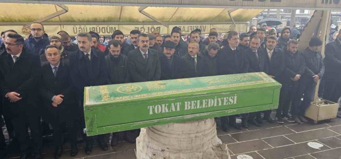 Tokat Belediye Meclis Üyesi Şadi İşeri’yi Son Yolculuğuna Uğurladı