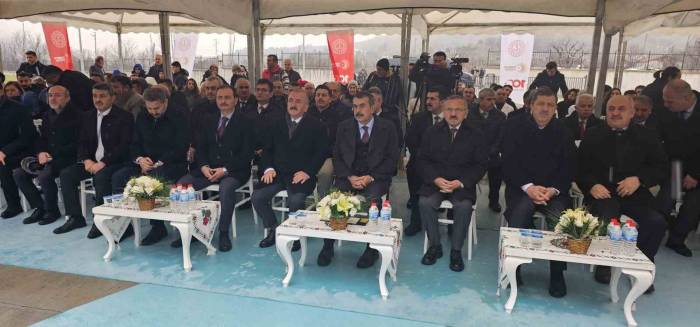 Bakan Tekin: "Bize Düşen, Sahip Olduğumuz Geleneği Fırsat Eşitliğini Göz Önünde Bulundurarak, Bu Farklılıkların Hepsini Milletimizin Bir Zenginliği Olarak Davranmak"