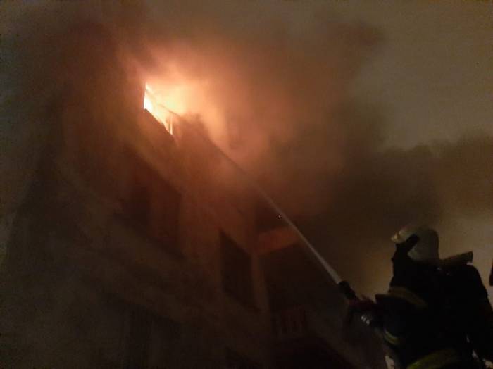 Çatı Katında Çıkan Yangın Paniğe Neden Oldu