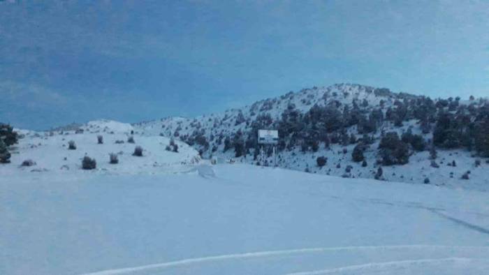 Denizli Kayak Merkezi’nde Kar Kalınlığı 15 Santimetreyi Buldu