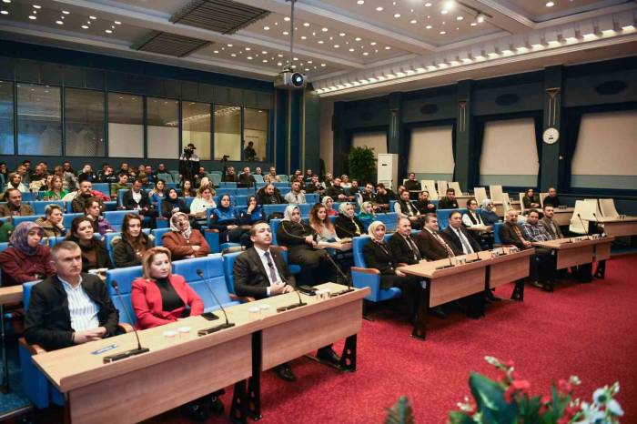 Kayseri Kariyer Konferansları Sürüyor