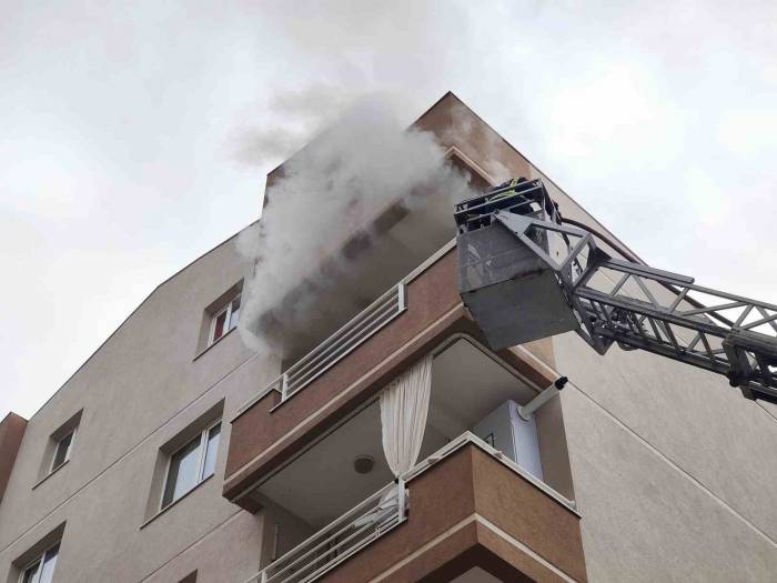 Kuşadası’nda Korkutan Yangın