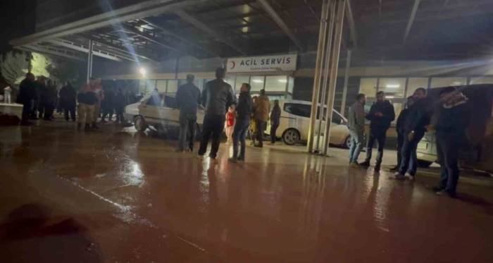 Yeğeninin Düğününü Bastı, Etrafa Ateş Açtı: 3 Yaralı