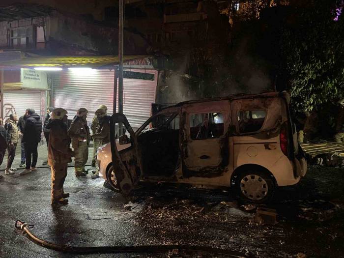 Şişli’de Bekçi Isınmak İçin Ateş Yaktı, Hafif Ticari Araç Ve Bekçi Kulübesi Küle Döndü