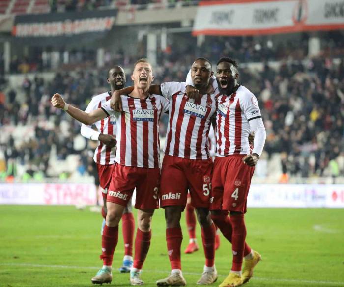 Sivasspor’un Yenilmezlik Serisi 3 Maça Çıktı