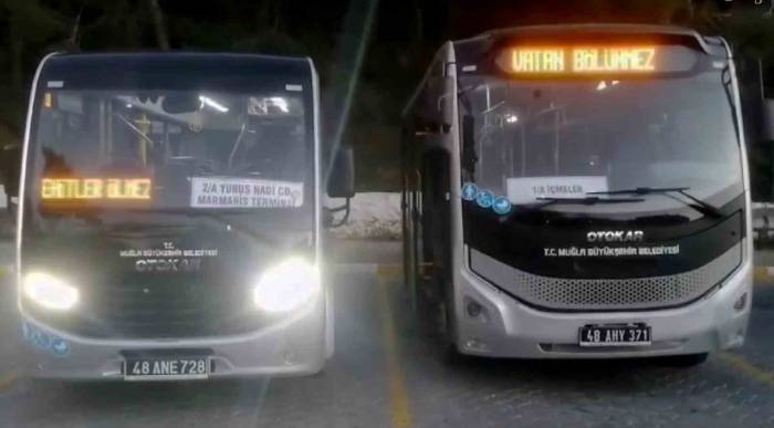 Muğla’da Toplu Taşıma Tabelalarına ‘Şehitler Ölmez, Vatan Bölünmez’ Yazısı Yazıldı.