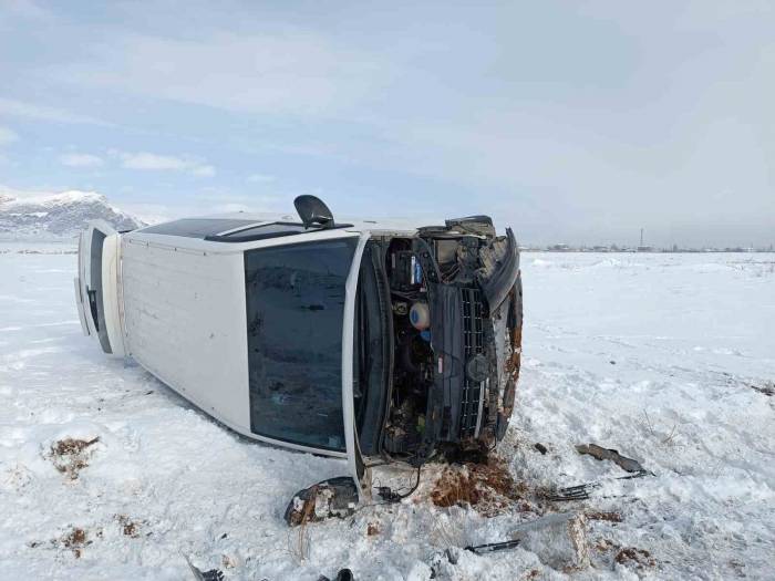 Ağrı’da Buzlanma Kazayı Getirdi