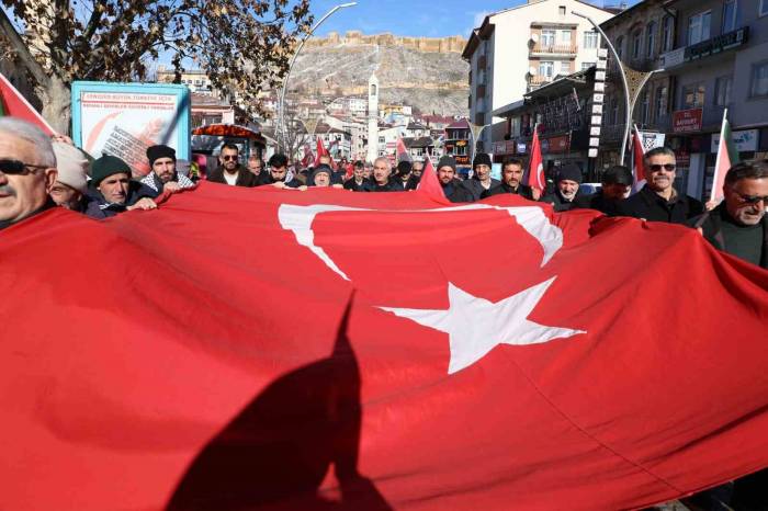 Bayburt’ta Şehitler Anıldı, Gazze İçin Acil Ateşkes Çağrısı Yapıldı