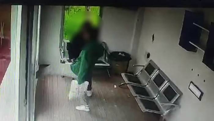 Bursa’da Akıllı Duraklara Saldıran Şüphelilerin Görüntüleri Ortaya Çıktı