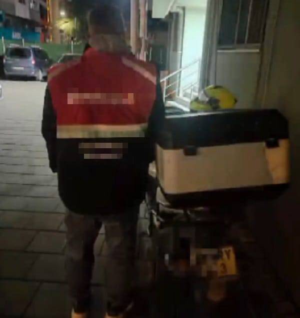 Motokurye Kılığına Giren Torbacı Yakalandı